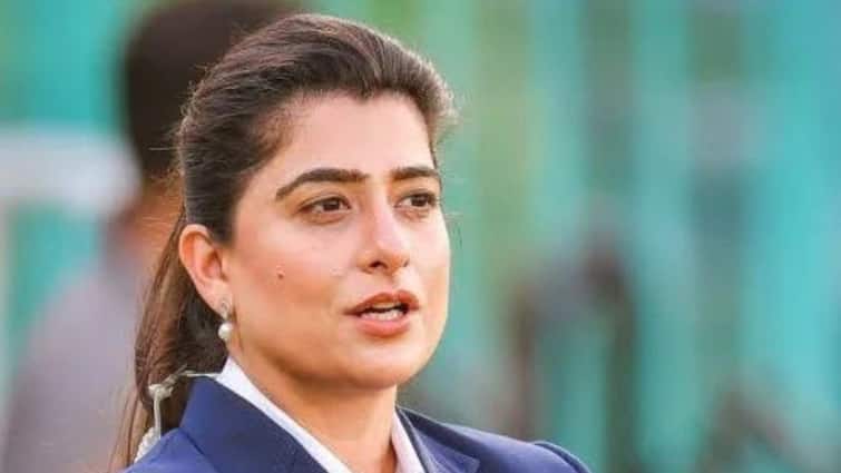 <div>Ex-Pakistan Captain Sana Mir Strokes Controversy With 'Azad Kashmir' Remark During Women's World Cup</div>