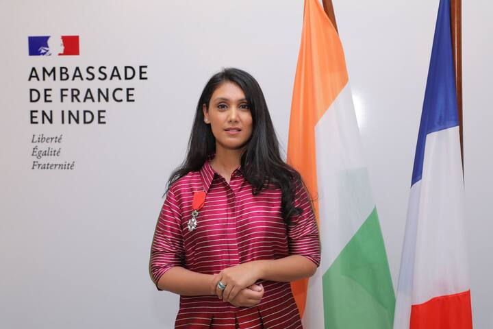 रोशनी नादर भले ही देश की सबसे अमीर महिला हैं. लेकिन वो एक सिंपल लाइफ जीती हैं. इस बात का सबूत उनकी ये तस्वीरें हैं.