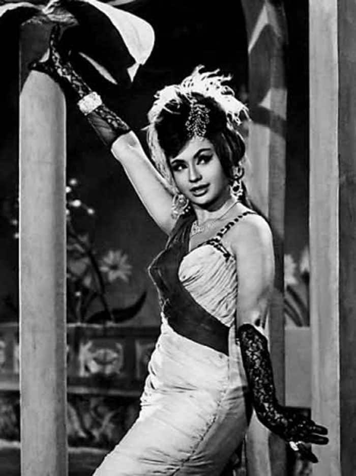 हेलेन ऐसे ही बेहतरीन एक्ट्रेस नहीं बनीं. बल्कि उनकी इस सफलता के पीछे कई ऐसे दर्द छिपे हैं, जिसे जानकर आपके भी आंसू निकल आएंगे.