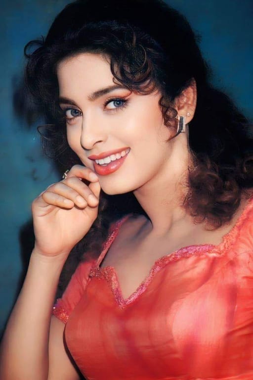 Juhi Chawla won the title of Miss India beauty pageant in 1984 and made her Bollywood debut in 1986 with a supporting role in 'Sultanate'.