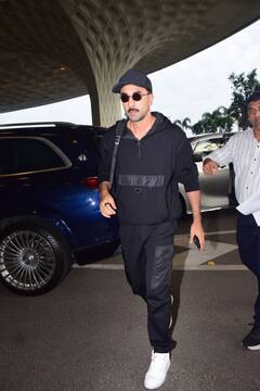 साथ में एयरपोर्ट पर स्पॉट हुए रणबीर कपूर- दीपिका पादुकोण, एक दूसरे को लगाया गले, लोग बोले- 'क्या ये जवानी है दिवानी 2 आ रही है?'