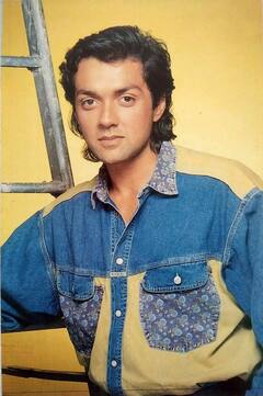 जवानी में इतने हैंडसम थे बॉबी देओल, तस्वीरें देखेंगे तो आर्यन खान-कार्तिक को भी भूल जाएंगे