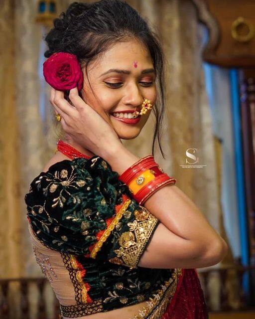 आमदार चंद्रकांत पाटील यांनी तातडीने कारवाईची सूचना दिल्यानंतर पुणे पोलिसांची कारवाई सुरु झाली. पुणे पोलिसांनी गौतमी पाटीलला शुक्रवारी नोटीस धाडली आणि चौकशीसाठी विशेष पोलीस अधिकाऱ्याची नियुक्ती केली आहे.