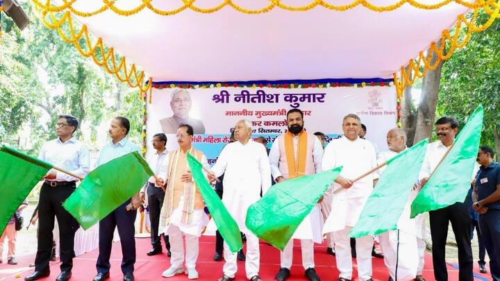 अधिकारियों की ओर से मिली जानकारी के अनुसार सभी जिलों के खातों का सत्यापन का काम पूरा हो चुका है. अब अगले चरणों में सभी महिलाओं को सीधे डीबीटी डायरेक्ट बेनिफिट ट्रांसफर के जरिए उनके खातों में पैसे भेजे जाएंगे.