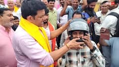 बीजेपी सांसद रवि किशन बोले- 'हेलमेट नहीं पहनोगे तो टक से लगता है, खून फेंकते हो और चले जाते हो'