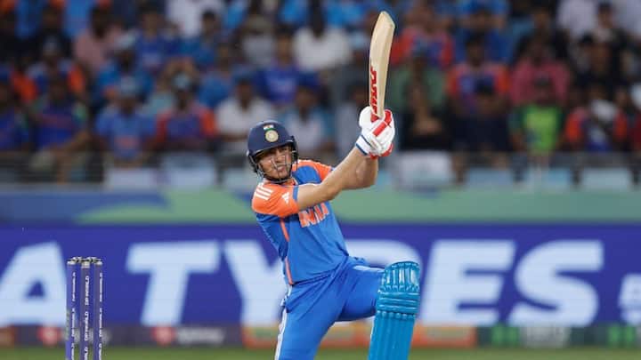 भारत के नए वनडे कप्तान शुभमन गिल की नेटवर्थ 2025 में 30 से 35 करोड़ के बीच है. उनकी कमाई का मुख्य स्रोत BCCI और IPL से होने वाली इनकम है. वहीं गिल ब्रांड एंडोर्समेंट से भी मोटी कमाई करते हैं.