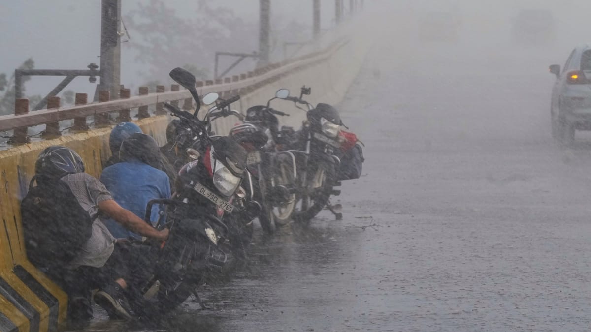 TN Weather : சென்னையில் காலையிலேயே டமால் டுமீல்! நீலகிரிக்கு ஆரஞ்சு அலர்ட்.. வானிலை ரிப்போர்ட்