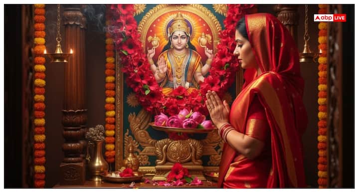 मान्यता है कि भगवान सूर्य स्वास्थ्य के भी देवता हैं. इनकी उपसना करने से आत्मविश्वास व सफलता के द्वार खुलते हैं. सूर्य की कृपा से तेज, यश, समृद्धि और आत्मबल प्राप्त होता है. इसलिए रविवार को उपवास रखकर सूर्य की उपासना करना अत्यंत फलदायी माना गया है. सूर्य देव का रंग लाल है, इसलिए पूजा में लाल वस्त्र धारण करें और उनकी मूर्ति या चित्र को लाल कमल और लाल फूलों से सजाएं. इससे कई गुना फल मिलता है.