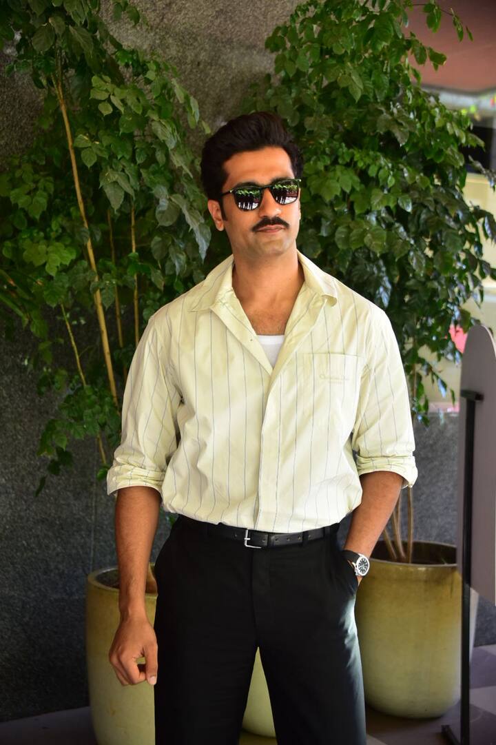 Vicky's new look is going viral. He has once again kept a mustache.