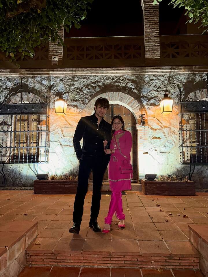 In this photo, this pair of siblings looks very amazing. Ibrahim where handsome appeared in Black Sherwani. At the same time, all the pink suits look very beautiful.