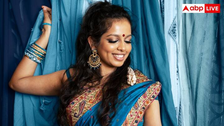 इस करवाचौथ बजट थोड़ा टाइट है तो घगबराने की जरूरत नहीं. आज लहम आपपकको बताएंगे ऐसे कुछ आइडियाज जिनकी मदद से आप भी बिना खर्चा किए घर में रखी पुरानी साड़ी को एकदम नए तरह से वियर कर सकेंगी.