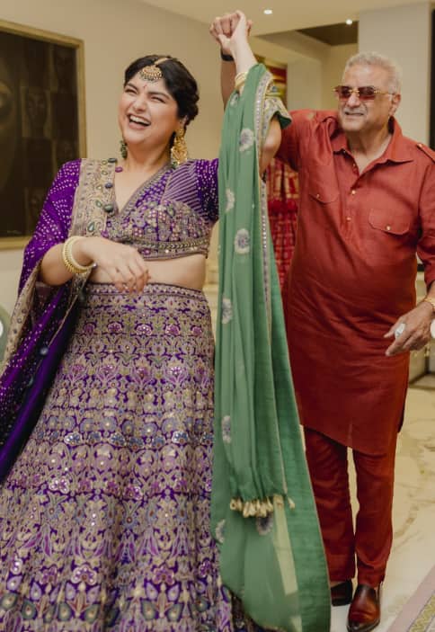 भाई अर्जुन कपूर हुए इमोशनल, खुशी-जाह्नवी ने होने वाले जीजा संग दिए पोज, अंशुला कपूर ने शेयर की रोहन ठक्कर संग अपनी सगाई की Inside तस्वीरें