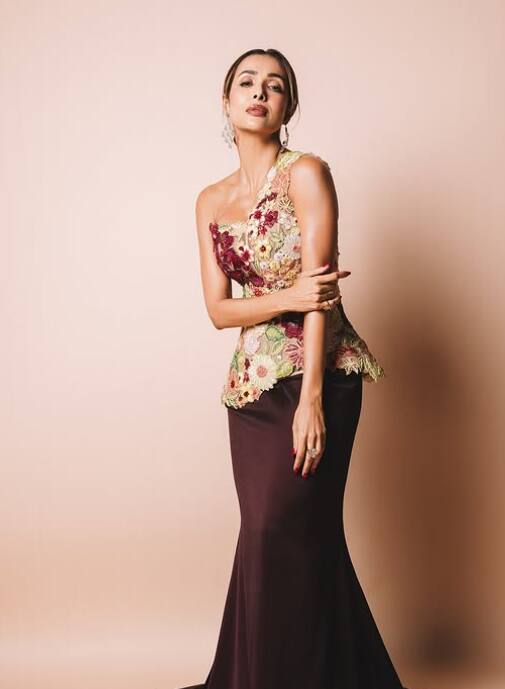 In this one shoulder outfit, Malaika Arora looks quite charming, fans are dead on this picture of her.