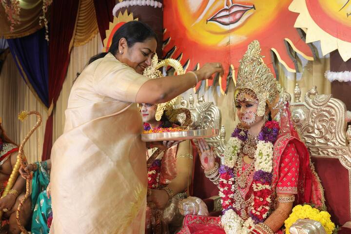 उन्होंने कहा कि हमारी सरकार ने इस दीपावली से पहले दिल्लीवासियों को 1,600 करोड़ रुपये के जीएसटी रिफंड देने की घोषणा की थी, जिसमें से 800 करोड़ रुपये का रिफंड जारी किया जा चुका है.