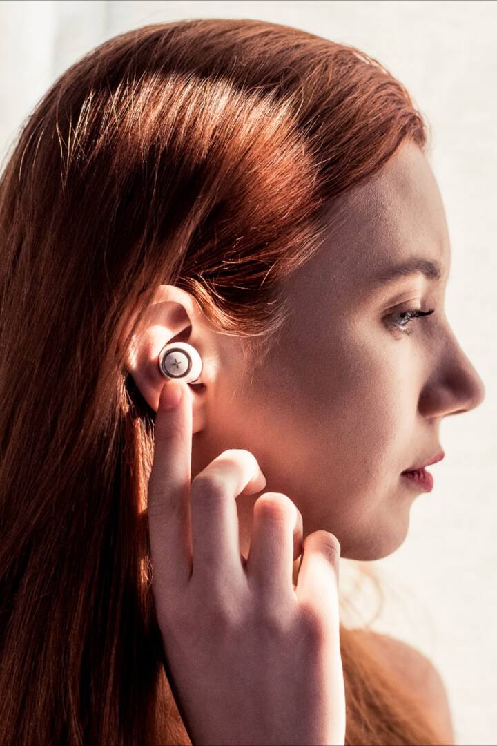 NIH आणि FDA च्या अभ्यासानुसार, हेडफोन्समधून होणारे रेडिएशन हे फार कमी असते तसेच, यामुळे कोणताच धोका जाणवत नाही.