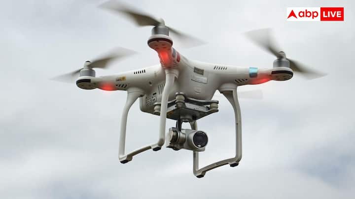 इसके बाद इलेक्ट्रॉनिक स्पीड कंट्रोलर को उसके संबंधित मोटर तार से सोल्डर कर लें. किसी भी दुर्घटना को रोकने के लिए इंसुलेशन के लिए हीट श्रिंक ट्यूबिंग का इस्तेमाल करेंं.