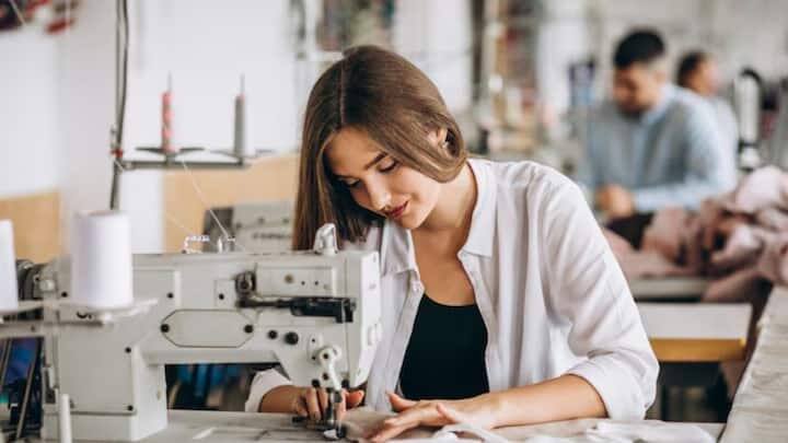 કારીગરોને નવી ટેકનોલોજી અને બજારની માગને અનુરૂપ થવા માટે તાલીમ આપવામાં આવે છે, સાથે જ તેમના કામ માટે આધુનિક સાધનોની કિટ પણ પૂરી પાડવામાં આવે છે.