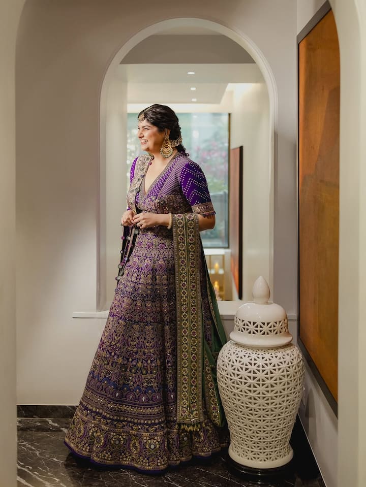 Anshula Kapoor shared pictures of her engagement on social media. In which she is looking very beautiful.
