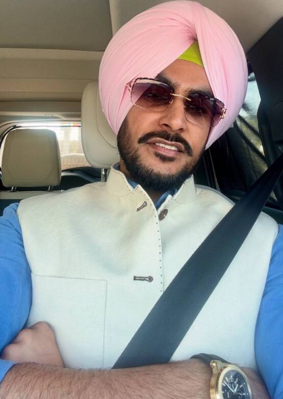 ਬਨੂੜ ਵਿੱਚ ਹੋਇਆ ਸੀ IG ਦਾ ਐਕਸੀਡੈਂਟ, ਦਿਮਾਗੀ ਸੱਟ ਲੱਗ ਗਈ ਸੀ  ਸਾਬਕਾ ਆਈਜੀ ਗੁਰਵਿੰਦਰ ਸਿੰਘ 1990 ਵਿੱਚ ਇੱਕ ਹਾਦਸੇ ਵਿੱਚ ਸ਼ਾਮਲ ਸਨ। ਉਹ ਚੰਡੀਗੜ੍ਹ ਤੋਂ ਪਟਿਆਲਾ ਜਾ ਰਹੇ ਸਨ। ਉਨ੍ਹਾਂ ਦੀ ਸਰਕਾਰੀ ਗੱਡੀ ਬਨੂੜ ਨੇੜੇ ਇੱਕ ਟਰੱਕ ਨਾਲ ਟਕਰਾ ਗਈ। ਉੱਥੋਂ, ਉਨ੍ਹਾਂ ਨੂੰ ਪੀਜੀਆਈ ਵਿੱਚ ਦਾਖਲ ਕਰਵਾਇਆ ਗਿਆ। ਉਨ੍ਹਾਂ ਦੀ ਪਤਨੀ ਨੇ ਕਿਹਾ ਕਿ ਉਸਦਾ ਪਤੀ ਹੋਸ਼ ਵਿੱਚ ਆਉਣ ਤੋਂ ਪਹਿਲਾਂ ਡੇਢ ਮਹੀਨੇ ਤੱਕ ਵੈਂਟੀਲੇਟਰ 'ਤੇ ਰਿਹਾ।