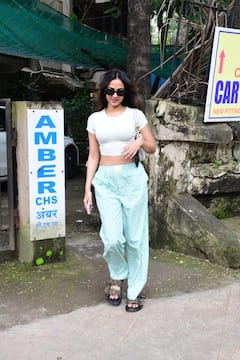 'जन्नत' में जब हुस्न का जलवा बिखेरा तब 21 की थीं सोनल चौहान, अब 38 की उम्र में दिखती हैं ऐसी