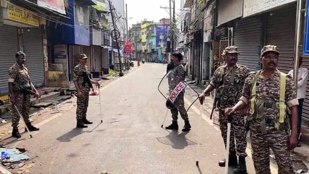 कटक में हिंसक बवाल, 13 इलाकों में कर्फ्यू, इंटरनेट बंद, VHP ने बंद का किया ऐलान | 10 बड़े अपडेट