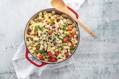 Late Night Dinner Side Effects: রোজই রাত করে খাবার খাচ্ছেন? বাড়ছে বিপদ, কী কী রোগ বাসা বাঁধতে পারে?