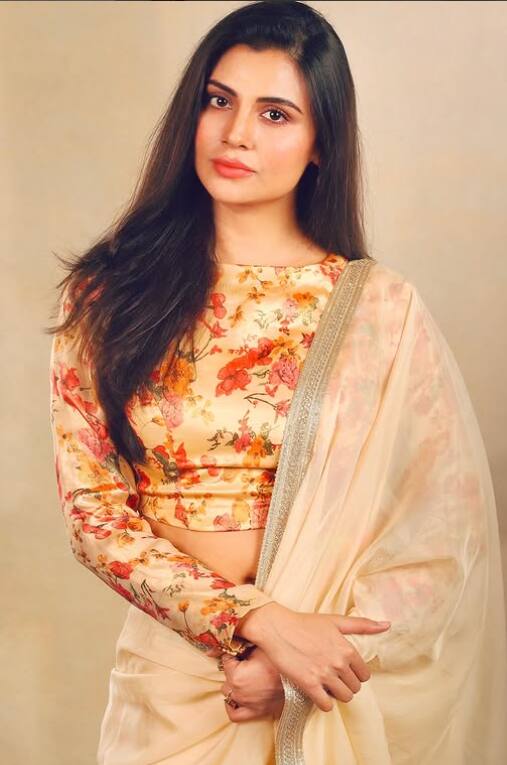 मालती सिर्फ एक एक्ट्रेस नहीं हैं, बल्कि वह एक मॉडल, कंटेंट क्रिएटर और फिल्म प्रोड्यूसर भी हैं. वह इंडियन क्रिकेटर दीपक चाहर की बहन हैं.