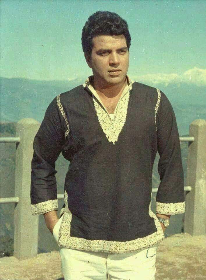 इंटरव्यू में खुद हीमैन धर्मेंद्र ने ये खुलासा किया है कि जवानी के दिनों में उनकी तुलना कई हॉलीवुड स्टार्स से भी की जाती थी. अपने लुक्स से उन्होंने बहुत सुर्खियां बटोरी हैं. प्रोफेशनल लाइफ के साथ-साथ धर्मेंद्र अपने अफेयर्स को लेकर भी चर्चा में रहे.