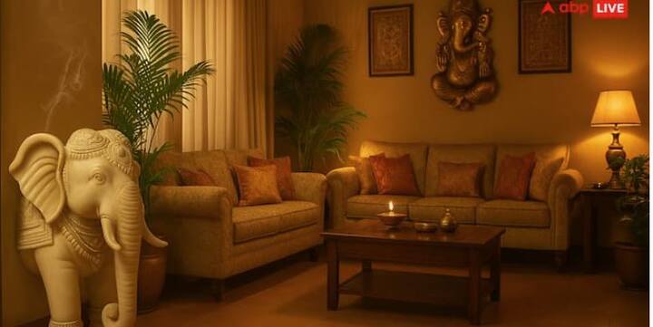 ਬੈੱਡਰੂਮ ਵਿੱਚ ਹਾਥੀ ਦੀ ਮੂਰਤੀ ਰੱਖਣ ਨਾਲ ਸਦਭਾਵਨਾ ਅਤੇ ਸ਼ਾਂਤੀ ਵਧਦੀ ਹੈ। ਵਾਸਤੂ ਸ਼ਾਸਤਰ ਦੇ ਅਨੁਸਾਰ, ਬੈੱਡਰੂਮ ਵਿੱਚ ਸਿਰਫ਼ ਇੱਕ ਸ਼ਾਂਤ ਹਾਥੀ ਦੀ ਮੂਰਤੀ ਹੀ ਰੱਖਣੀ ਚਾਹੀਦੀ ਹੈ। ਬੱਚਿਆਂ ਨੂੰ ਸਕਾਰਾਤਮਕ ਊਰਜਾ ਦੀ ਲੋੜ ਹੁੰਦੀ ਹੈ, ਇਸ ਲਈ ਉਨ੍ਹਾਂ ਦੇ ਕਮਰਿਆਂ ਵਿੱਚ ਇੱਕ ਸ਼ਾਂਤ ਹਾਥੀ ਦੀ ਮੂਰਤੀ ਰੱਖਣੀ ਚਾਹੀਦੀ ਹੈ।