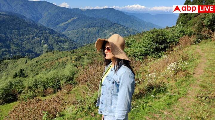 इस आईपीएस ऑफिसर का नाम है IPS नवजोत सिम्मी. ये अपने अंदाज और स्टाइल के चलते हर तरफ चर्चा में बनी रहती हैं. सोशल मीडिया पर इनकी एक बड़ी फैन फॉलोइंग है, जो इनको फॉलो करती है.