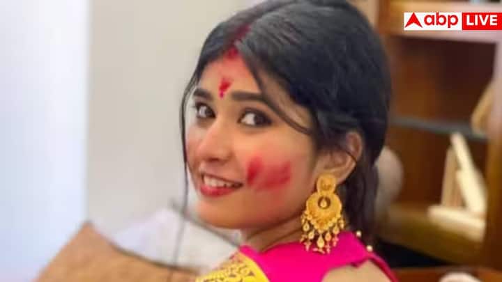 नौवां नाम इस लिस्ट में बाएं हाथ के शानदार बल्लेबाज सौम्य सरकार का है. इनकी बीवी प्रियोंति देबनाथ पूजा खूबसूरती के मामले में किसी से कम नहीं हैं. शादी से पहले प्रियोंति ने 'ओ' लेवल की परीक्षा पूरी की थी.