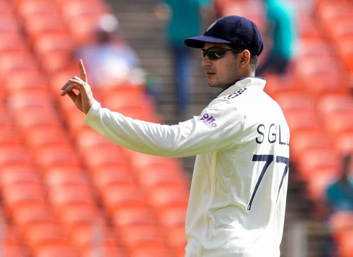 টেস্ট ও টি-টোয়েন্টি মিলিয়ে মোট ১১ বার টিম ইন্ডিয়ার হয়ে অধিনায়কত্ব করলেও, গিল এর আগে ভারতকে ওয়ান ডেতে কোনওদিন নেতৃত্ব দেননি।