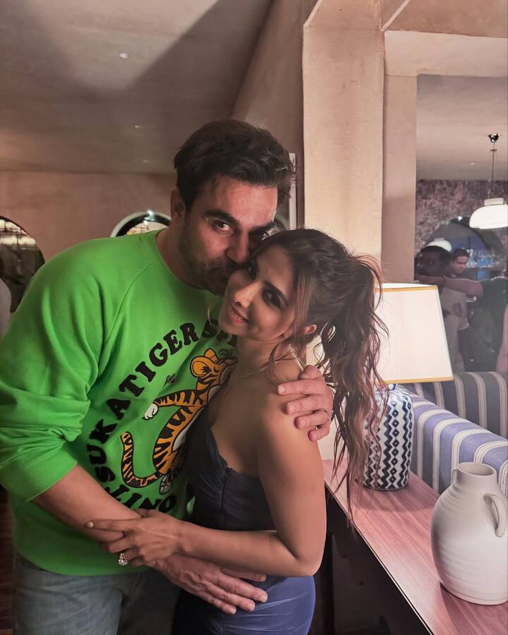 शादी के करीब दो साल बाद अब कपल ने एक बेटी का वेलकम किया है. अरबाज दूसरी बार पिता बने हैं.