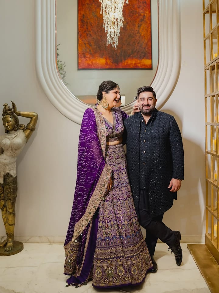 He wore a purple lehenga designed by Arpita Mehta on this special day. At the same time, Rohan appeared very handsome in a black color sherwani.