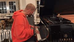 Justin Bieber Wows Fans With Surprise Piano Performance In Scotland; WATCH