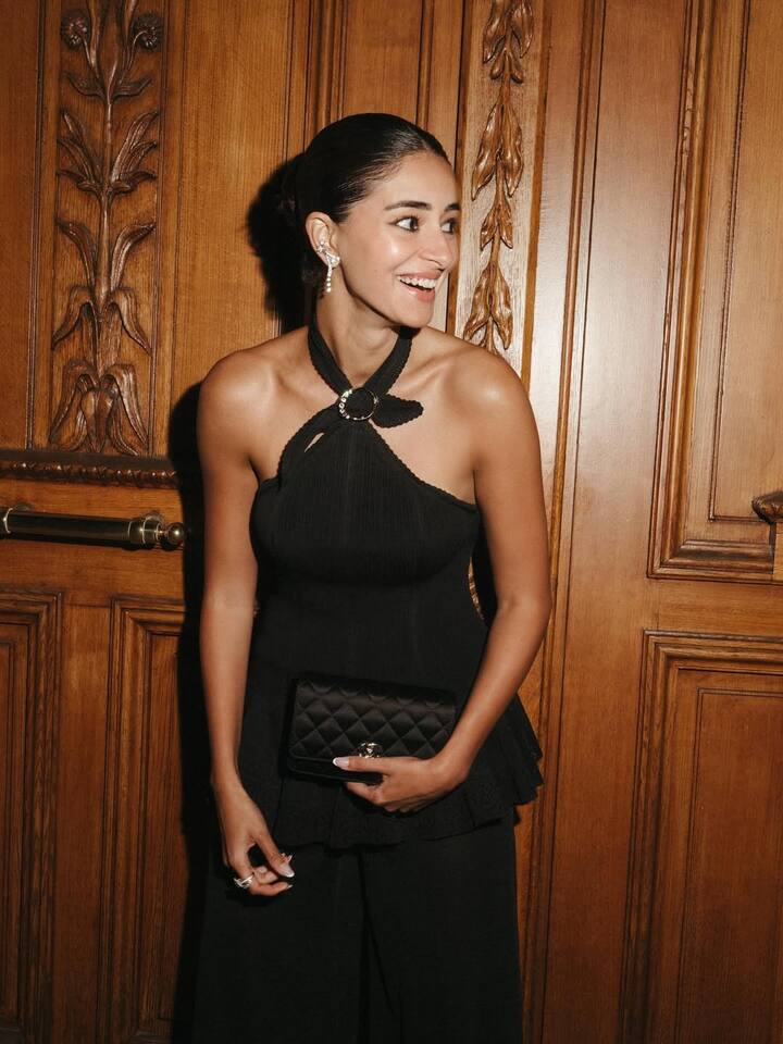 On Sunday night, Ananya took to Instagram to share a series of stunning pictures from the event.