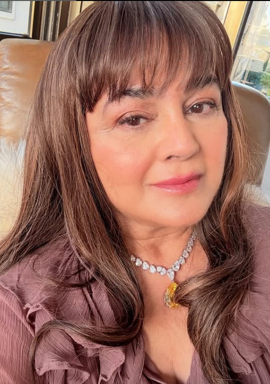 Overall, Alisha Chinoy is not only a great singer, but also a heritage of Indian pop music. His songs, his voice and his style Indian singing lovers always remember.