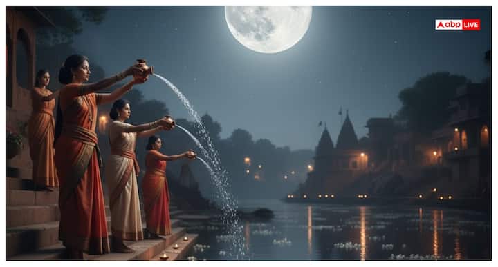 जो लोग कोजगरा पूर्णिमा पर व्रत रखकर चंद्रमा की पूजा करते हैं. उन्हें रात में पानी में गंगाजल, सफेद फूल, शक्कर डालकर चंद्र देव को अर्घ्य देनी चाहिए. इस उपाय से मानसिक शांति मिलती है और आर्थिक उन्नति होती है.