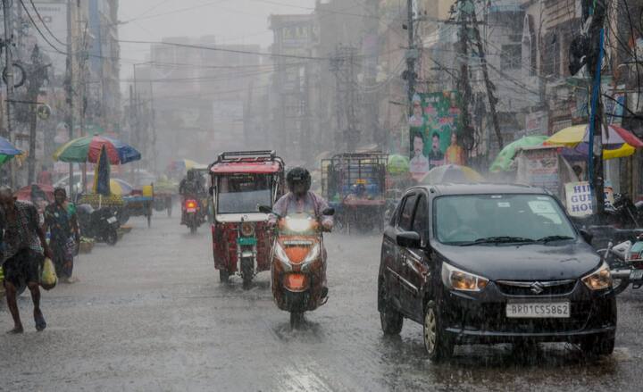 ही सगळी परिस्थिती आटोक्यात येते ना येते तोपर्यंत चार-पाच दिवसांच्या विश्रांतीनंतर पुन्हा एकदा मराठवाड्यात पावसाला पोषक वातावरण निर्माण झाली आहे.