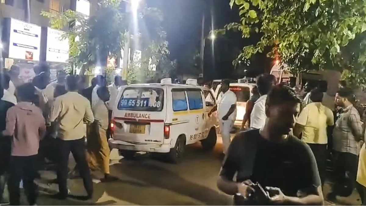 करूर रैली भगदड़ हादसा: भीड़ ने की पिटाई, अब एंबुलेस ड्राइवर्स से पुलिस ने की पूछताछ