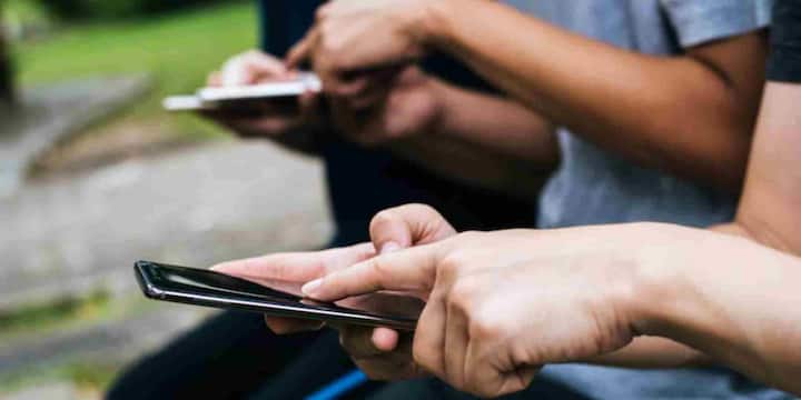 If your budget is low or you just want a phone for calling and messaging, then this is the world's cheapest phone options for you. These phones provide reliable and durable options at a low price. Whether the elderly of the house or children are easy and convenient for everyone.