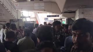 LB Nagar Metro Station: ఎల్బీనగర్‌లో భారీ ట్రాఫిక్ జామ్.. జాతరను తలపించేలా మెట్రో స్టేషన్ల వద్ద రద్దీతో ఇబ్బందులు