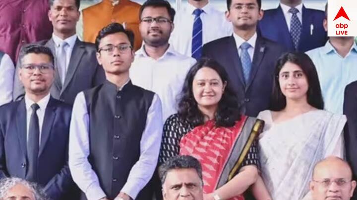 নতুন পরীক্ষার্থীদের জন্য আম্বানির পরামর্শ প্রচুর পরিমাণে পুরনো মক টেস্ট ও প্রশ্নপত্র সমাধান করার পরামর্শ দিয়ে থাকেন। নেটের মাধ্য়মে যত বেশি সম্ভব জ্ঞান অর্জনের পরামর্শ দিয়ে থাকেন।