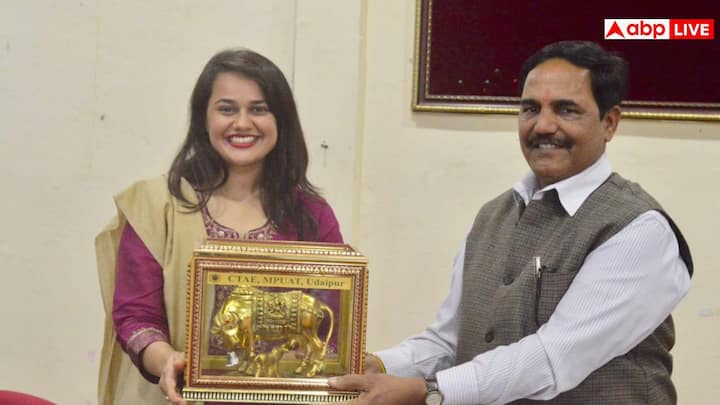 इसके अलावा टीना डाबी को पॉलिटिकल साइंस पेपर 1 में 128 और पॉलिटिकल साइंस पेपर 2 में 171 अंक मिले थे.