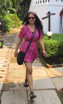 'तारक मेहता' की रीयल वाइफ की 10 तस्वीरें, बबीता जी को खूबसूरती में कड़ी टक्कर देती हैं चांदनी कोठी