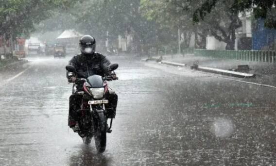 3 દિવસ રાજ્યમાં સાર્વત્રિક વરસાદની આગાહી હવામાન વિભાગ દ્વારા કરવામાં આવી છે. દક્ષિણ ગુજરાત, સૌરાષ્ટ્ર-કચ્છમાં હળવા વરસાદનું અનુમાન છે.