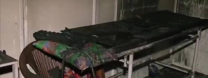 अस्पताल प्रशासन और स्वास्थ्य विभाग ने जांच शुरू कर दी है. बिजली के शॉर्ट सर्किट सहित अन्य कारणों की जांच की जा रही है और परिवारों को हर संभव सहायता देने का आश्वासन दिया गया है.