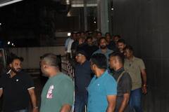 अरबाज़ ख़ान की बेटी से मिलने हॉस्पिटल पहुंचे सलमान खान, मिलने के बाद मुस्कुराते हुए दिया पोज