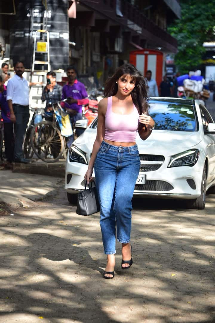 रिपोर्ट्स के मुताबिक अब नोरा फतेही 'केडी: द डेविल' में नजर आएंगी. वहीं 7 अक्टूबर को फिल्म 'थामा' से उनका आइटम सॉन्ग भी रिलीज होने वाला है.