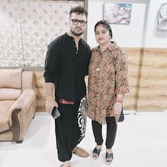 खेसारी लाल यादव की बीवी की 10 तस्वीरें, खूबसूरती में किसी एक्ट्रेस से कम नहीं हैं चंदा यादव